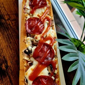 Zapiekanka z Salami + Ser + Pieczarki